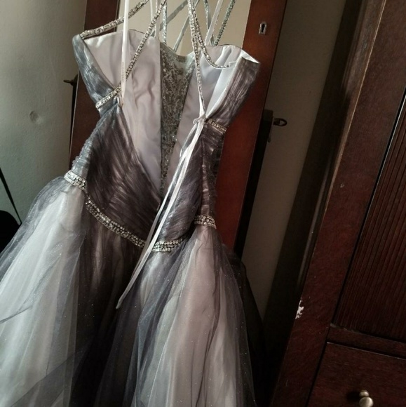 ⭐⭐⭐⬇***Prom Dress*** - Picture 3 of 8